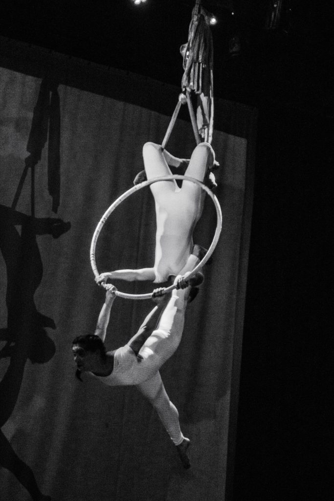 Dúo en aro — Muestra de fin de año 2018 de Nido Centro de Artes